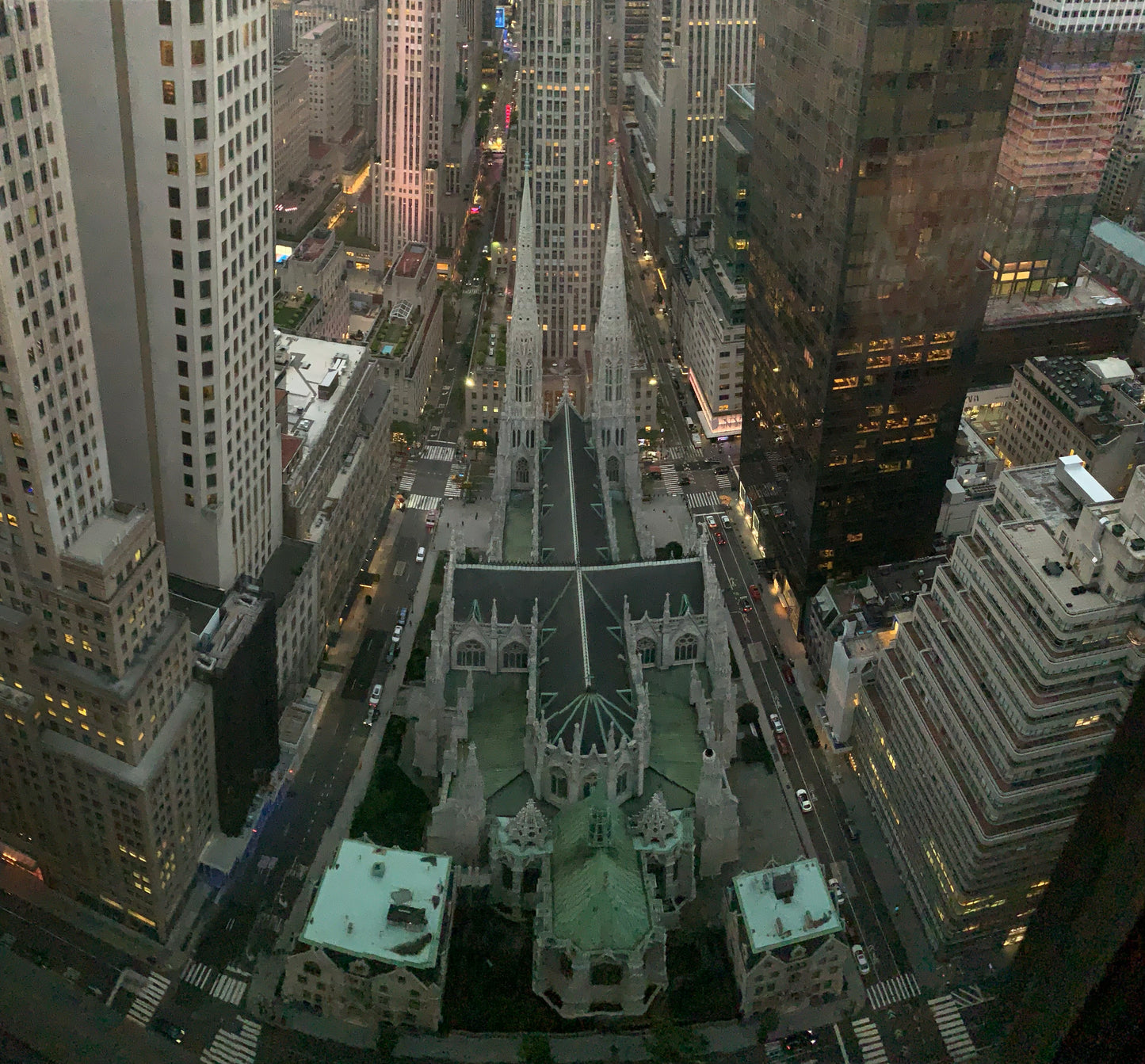 **"Urban Majesty" - Captivating Cityscape Photograph**